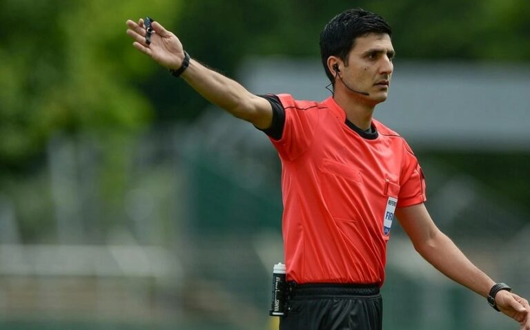 1ca84fb5-7a02-3bbd-88b0-e0beeb5b7896_850