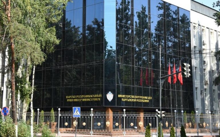 b5182e3f-a4d8-3b91-92da-7ee8cfb14bee_850