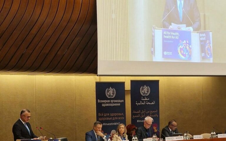 5300826c-ca07-3314-b51d-4607351b4219_850