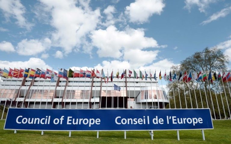 f86e9c73-fc31-3e55-b1b8-557fa414cb7f_850