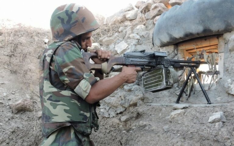 033d413c-8f85-3673-8b3c-401e20d19351_850