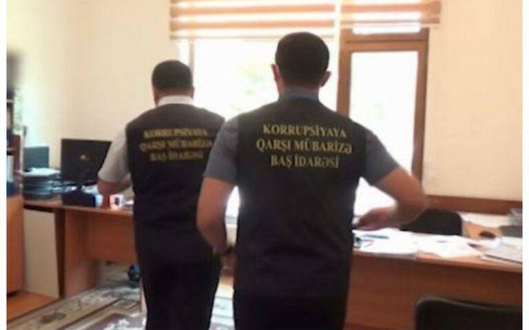 28c42311-bb06-37a1-b5fc-4015c25cfe1b_850