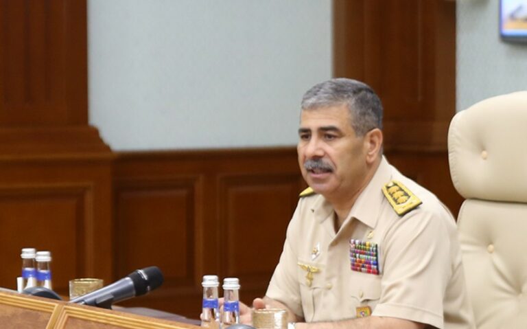 51e049dc-e135-3bb5-b40d-5744e22853c4_850