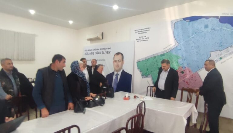 b9d1aaf64ade2de8b68ee8d3ae9e4e98