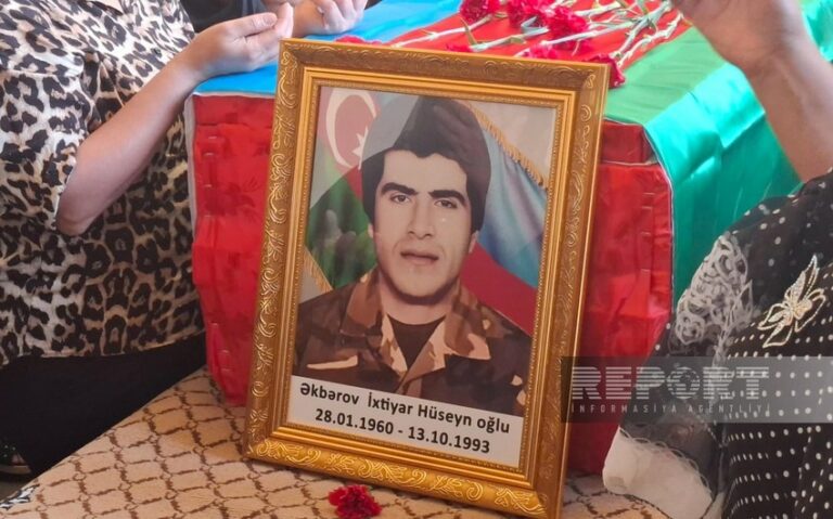 6fa761b3-478a-351e-8d33-e7d072f79449_850